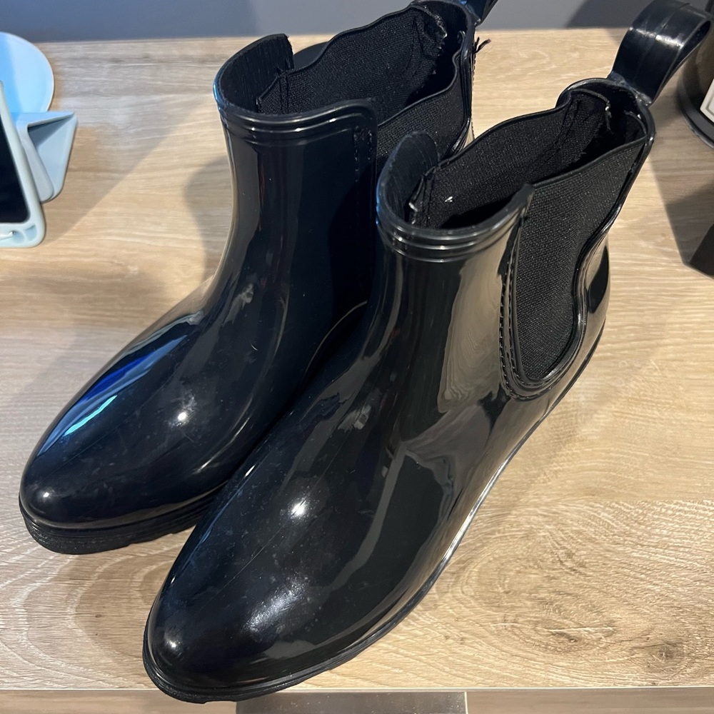 Size 7 Rain Boots